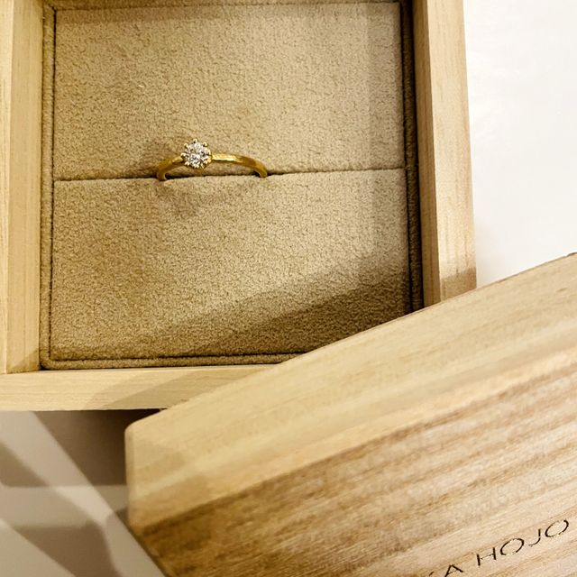 【YUKA HOJO(ユカホウジョウ)の口コミ】 クラシックなデザインとゴールドが可愛くて購入してもらいました。土目の…