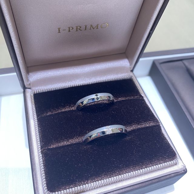 【アイプリモ(I-PRIMO)の口コミ】 指輪のデザインに一目惚れして、これに決めました。ダイヤモンドもブラッ…
