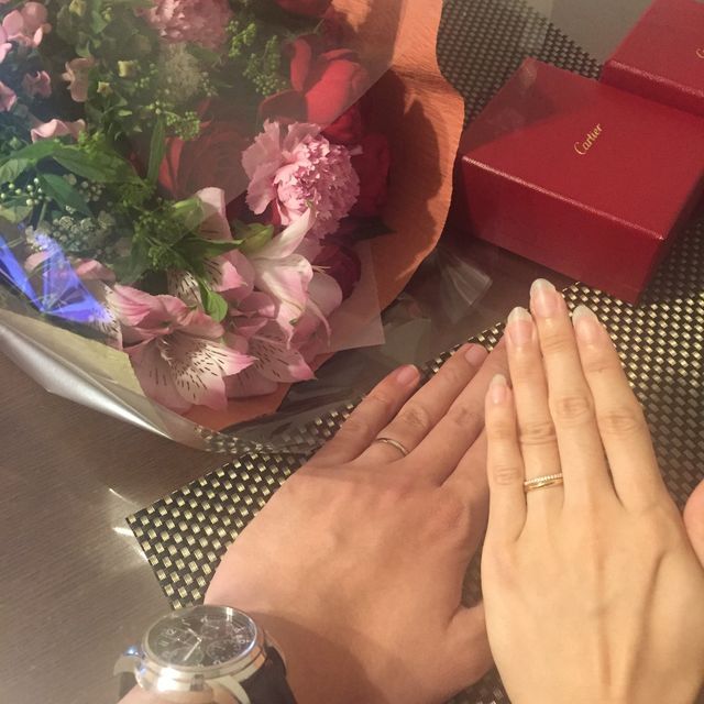 【カルティエ(Cartier)の口コミ】 結婚指輪は毎日身につける指輪なのでシンプルさを重視しました。ダイアモ…