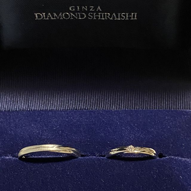 【銀座ダイヤモンドシライシの口コミ】 結婚指輪はシンプルなデザインで探していました。一粒でもダイヤモンドが…