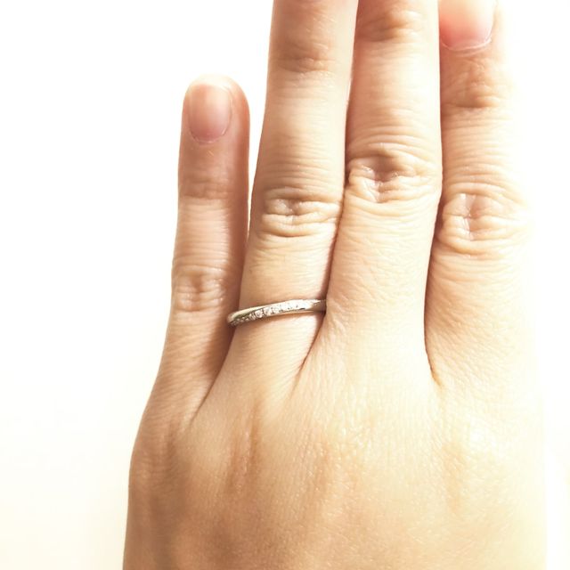 【アイプリモ(I-PRIMO)の口コミ】 普段使いに適したデザインということでダイヤモンドが派手すぎず、かつ繊…