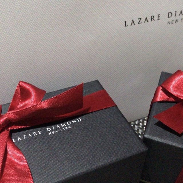 【ラザール ダイヤモンド(LAZARE DIAMOND)の口コミ】 何店舗か試着しに行ったのですがダイヤモンドの輝きが他店と比べてちがう…