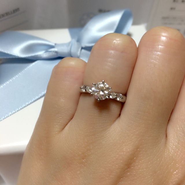 【LEHAIM(レハイム)の口コミ】 
４店舗ほど婚約指輪をみてまわり
初めに検討していたダイヤより大きいダ…