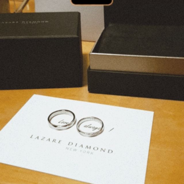 【ラザール ダイヤモンド(LAZARE DIAMOND)の口コミ】 ダイヤが入ったデザインを探していました。ウェーブとダイヤが混ざった部…