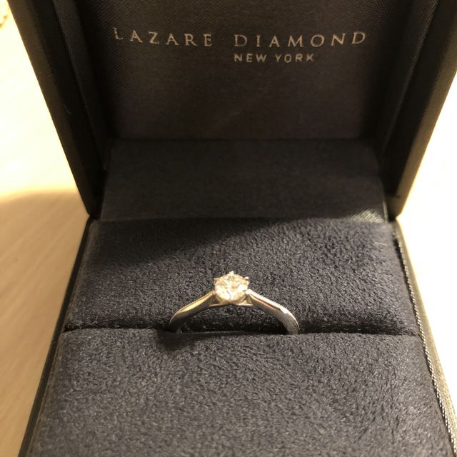 【ラザール ダイヤモンド(LAZARE DIAMOND)の口コミ】 ダイヤモンドの輝きはもちろんですが、従業員の方の接客に、心がこもって…