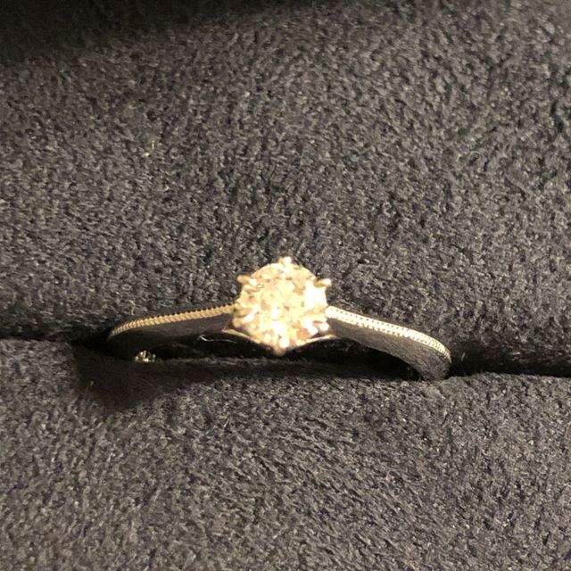 【ラザール ダイヤモンド(LAZARE DIAMOND)の口コミ】 ダイヤモンドの輝きはもちろんですが、従業員の方の接客に、心がこもって…