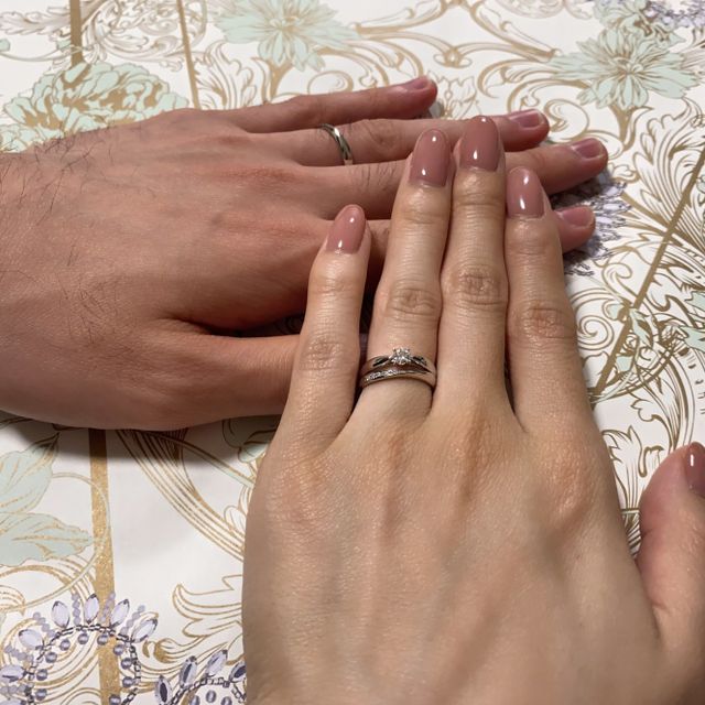 【銀座ダイヤモンドシライシの口コミ】 ストレートやらウェーブなどいろいろなデザインで迷いましたが、シンプル…