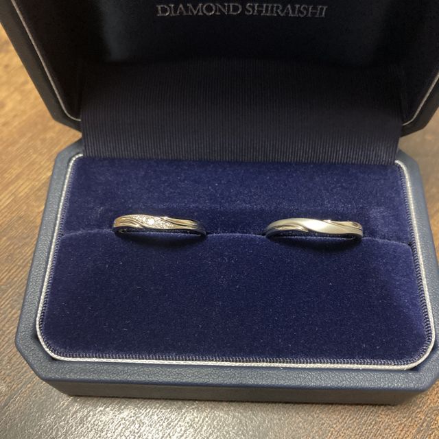 【銀座ダイヤモンドシライシの口コミ】 最初はお互いの好みのデザインが違ったので、ペアデザインではなく、それ…
