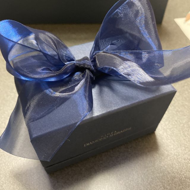 【銀座ダイヤモンドシライシの口コミ】 シンプルなデザインが好みだったので、シンプルで上品なデザインを選びま…