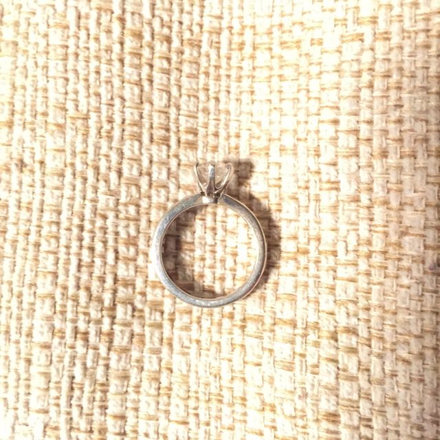 【ティファニー(Tiffany & Co.)の口コミ】 ティファニーのあの箱から、結婚指輪を貰うというのが、憧れだった。そし…