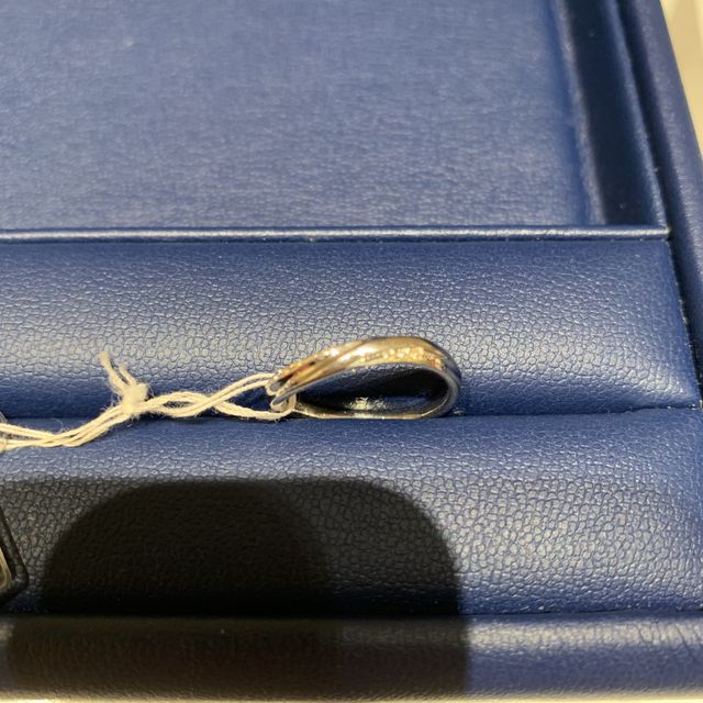 【銀座ダイヤモンドシライシの口コミ】 ダイヤモンドの質が良いようで、輝きが良く小さくても存在感がありました…
