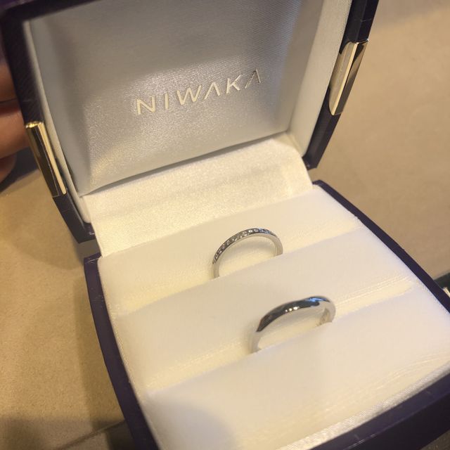 【俄(にわか)の口コミ】 他のブランドの物も拝見しましたが婚約指輪が俄のものだったので結婚指輪…