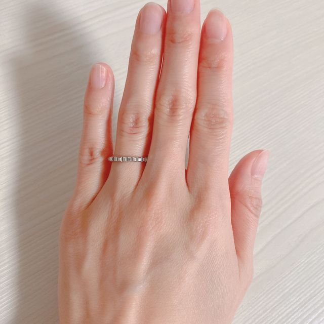 【ブシュロン(BOUCHERON)の口コミ】 シンプルだけどただのフラットなデザインではなく、デザイン性のある形を…