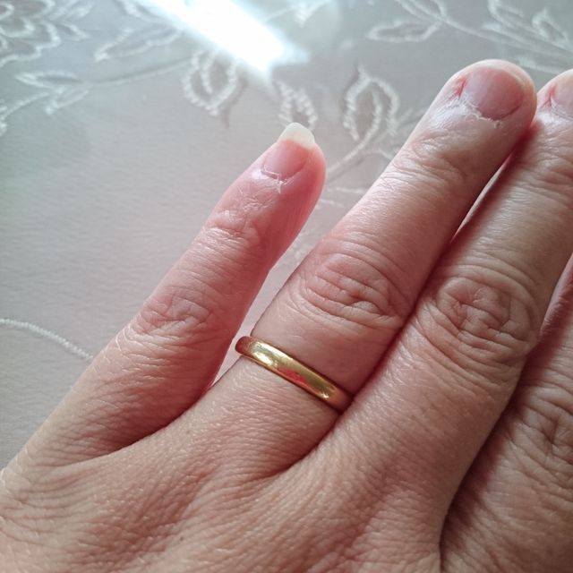 【ティファニー(Tiffany & Co.)の口コミ】 主人も私も接客業なのであんまり目立たないのがいいよねと話していました…