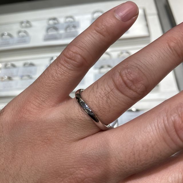 【アイプリモ(I-PRIMO)の口コミ】 ラインが入って立体感が出るようになっています。太めなので手がごつめ、…