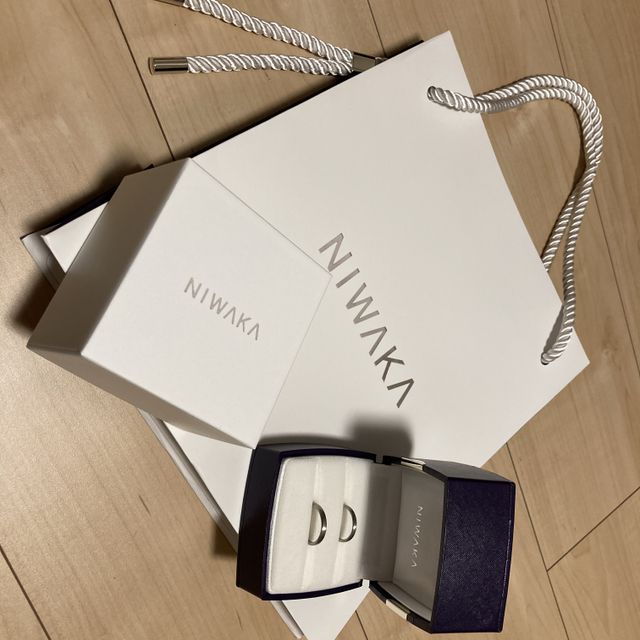 【俄(にわか)の口コミ】 キラキラピカピカしたアクセサリーが苦手で、つや消し加工のあるデザイン…