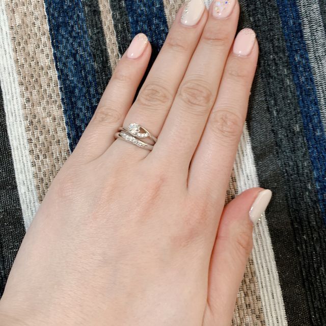 【ラザール ダイヤモンド(LAZARE DIAMOND)の口コミ】 婚約指輪との一体感、つけ心地で決めました！

条件としては、
婚約指輪で…