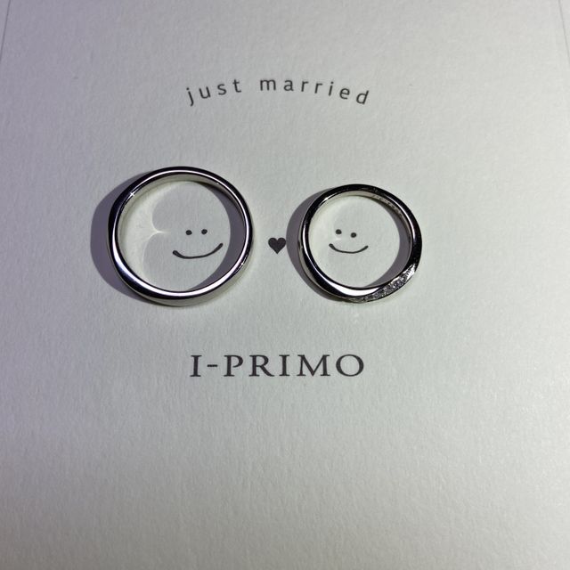 【アイプリモ(I-PRIMO)の口コミ】 婚約指輪と重ね付けしたかったので、婚約指輪と合わせて重ね付けできるよ…