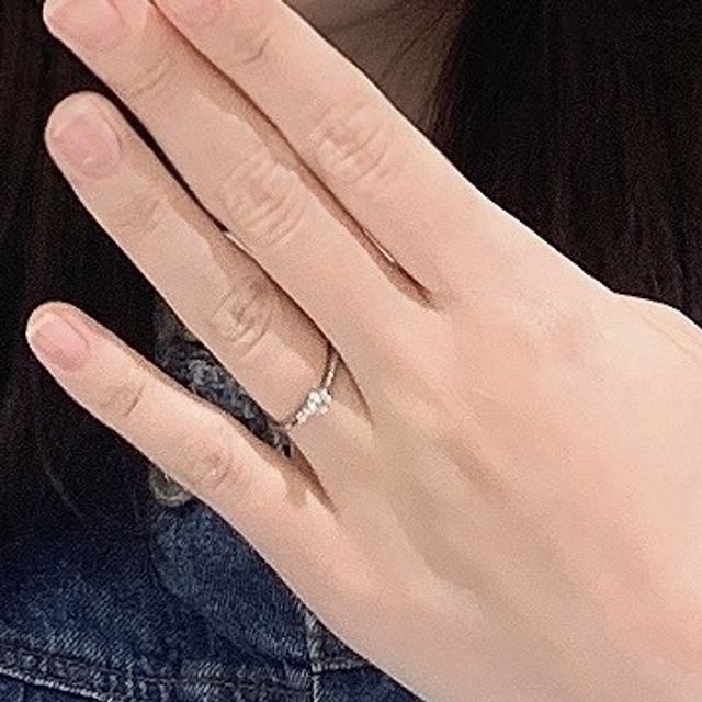 【ラザール ダイヤモンド(LAZARE DIAMOND)の口コミ】 二人ともウェーブのデザインが好みだったので、ネットで気に入ったものを…