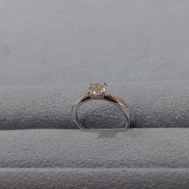 【宝寿堂(ほうじゅどう)の口コミ】 某ブランドに似たカタチですが、指に合わせてオーダーさせてもらいました…