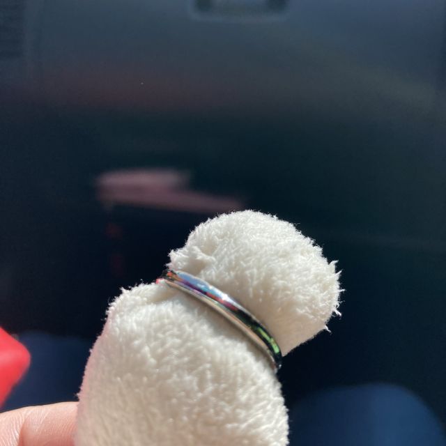 【SORA(ソラ)の口コミ】 ネットで結婚指輪探していたら一際目立つカラフルで綺麗な指輪を見つけ、…