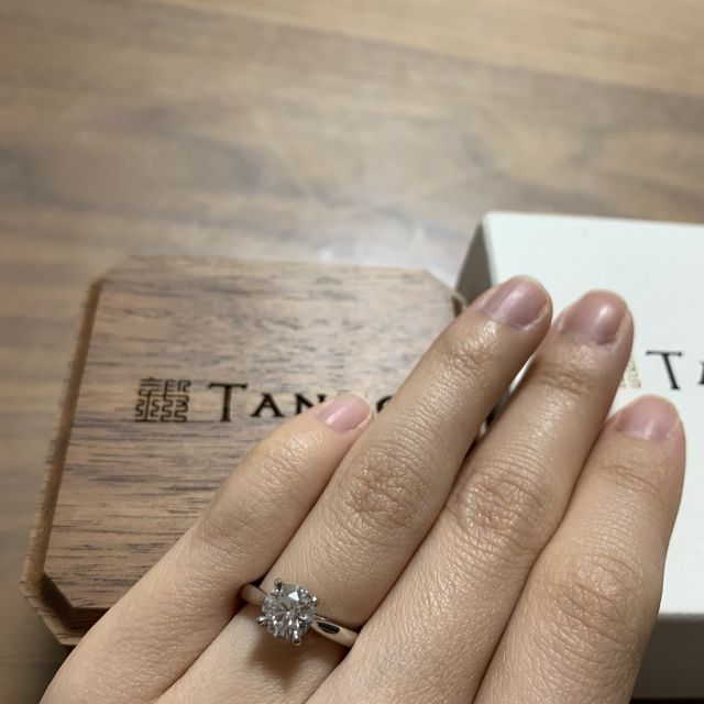 【TANZO.(鍛造指輪)の口コミ】 当初、有名なハイジュエラーのソリテールを検討していましが細かなデザイ…