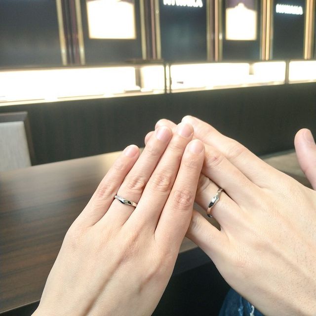 【俄(にわか)の口コミ】 夫のサイズが大きいため、大きな指にも似合い、また私が納得いくデザイン…