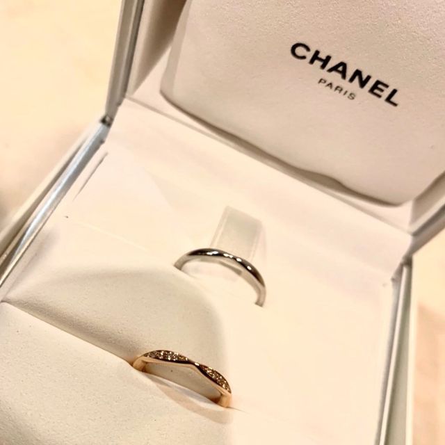 【シャネル(CHANEL)の口コミ】 普段からゴールドアクセサリーしか着用していなかったので、結婚指輪は絶…