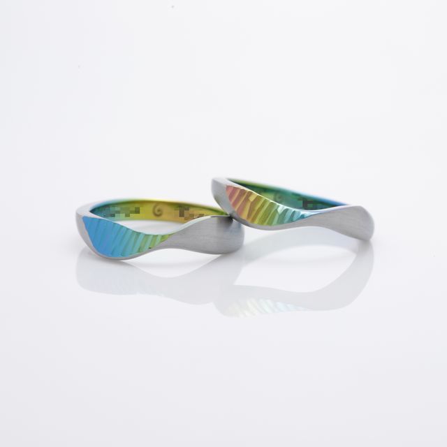 【SORA(ソラ)の口コミ】 シンプルな中にも個性が見える指輪にしたい！と思い、指に馴染むフォルム…