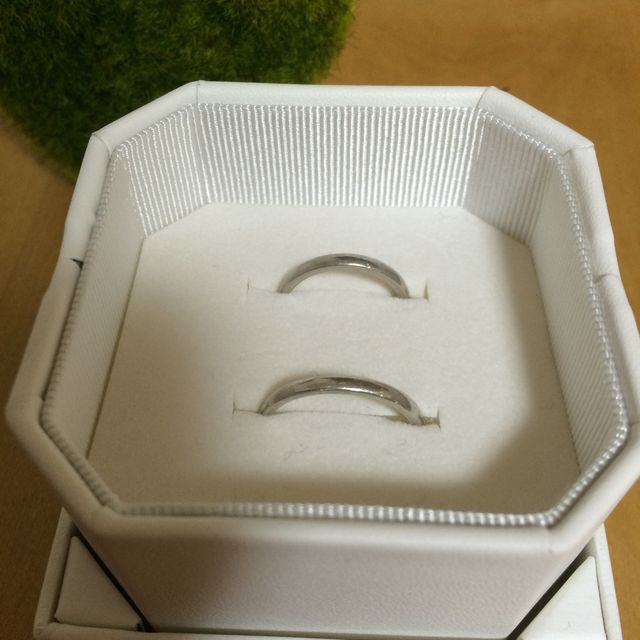 【4℃ BRIDAL(ヨンドシーブライダル)の口コミ】 触れた感じ、輝き、指輪にはめた時の全体的像全てが理想的な物を選びまし…