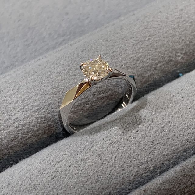 【宝寿堂(ほうじゅどう)の口コミ】 好きなブランドのデザインでは、指輪の幅の太さやダイヤモンドの大きさが…