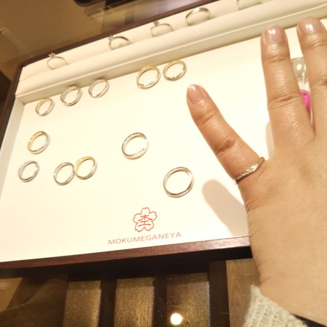 【杢目金屋(もくめがねや)の口コミ】 価格は少し高めですが、２人だけの唯一の指輪が出来ます。
桜のモチーフが…