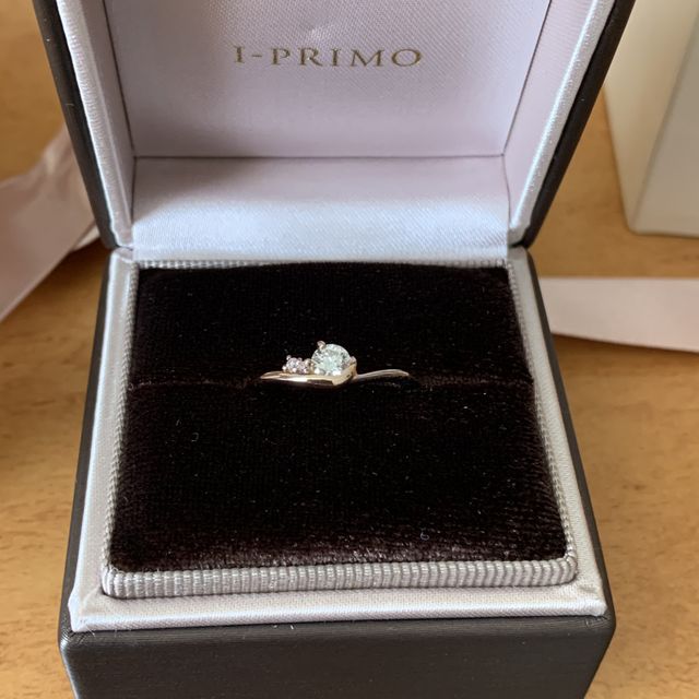 【アイプリモ(I-PRIMO)の口コミ】 出来れば結婚指輪と重ねて使いたいという事とふっくらした指を気にしなく…