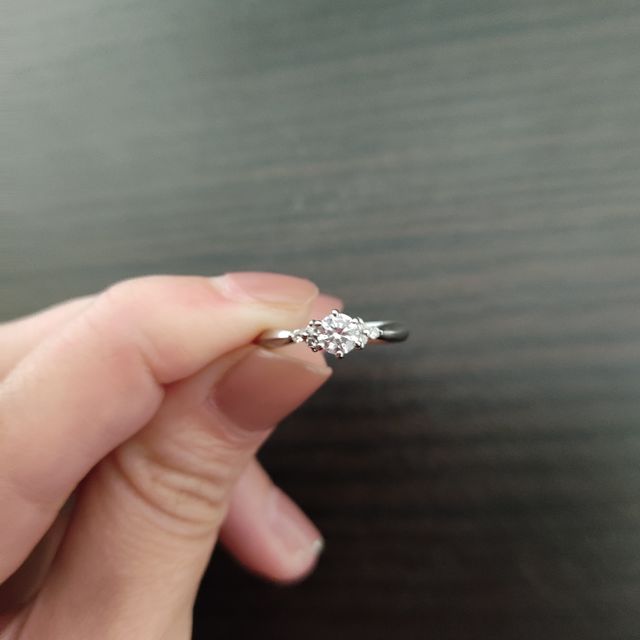 【ジュエリーツツミ(JEWELRY TSUTSUMI)の口コミ】 ソリティア、エタニティ、その他色々なデザインを試着しましたが、１番自…