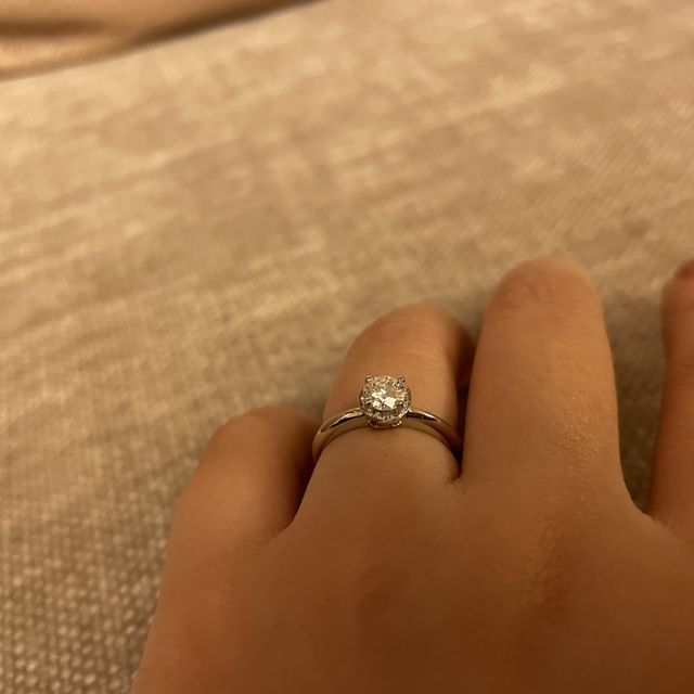 【ブルガリ(BVLGARI)の口コミ】 ブルガリのインコントロダモーレ ハローというデザインです。センターのダ…