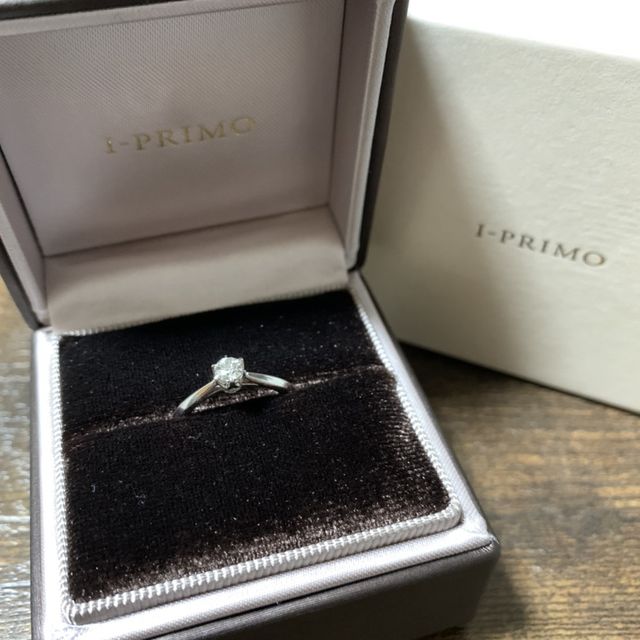 【アイプリモ(I-PRIMO)の口コミ】 とてもシンプルなデザインで、どの場所にでも浮くことなく、ずっとつけて…