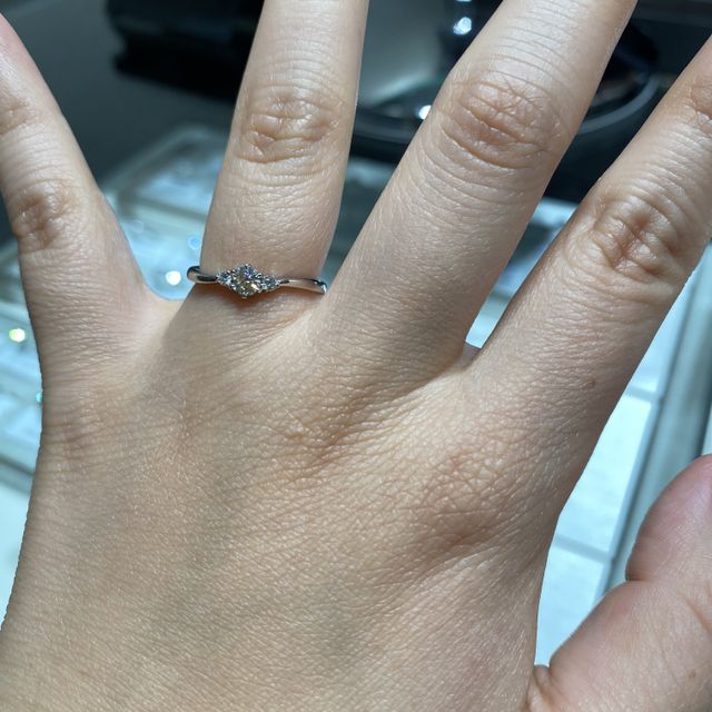 【アイプリモ(I-PRIMO)の口コミ】 婚約指輪を探し始めて1店舗めということもあり、知識や種類も全く分からな…