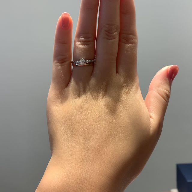 【銀座ダイヤモンドシライシの口コミ】 デザインも素敵なものがたくさんありセミオーダーということで、すんごい…