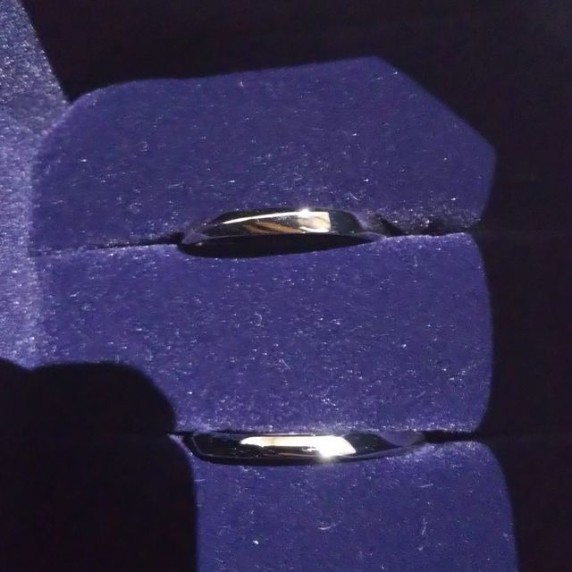 【4℃ BRIDAL(ヨンドシーブライダル)の口コミ】 彼の指に似合うものが選びたくていろんなものを見ていましたが、その中で…