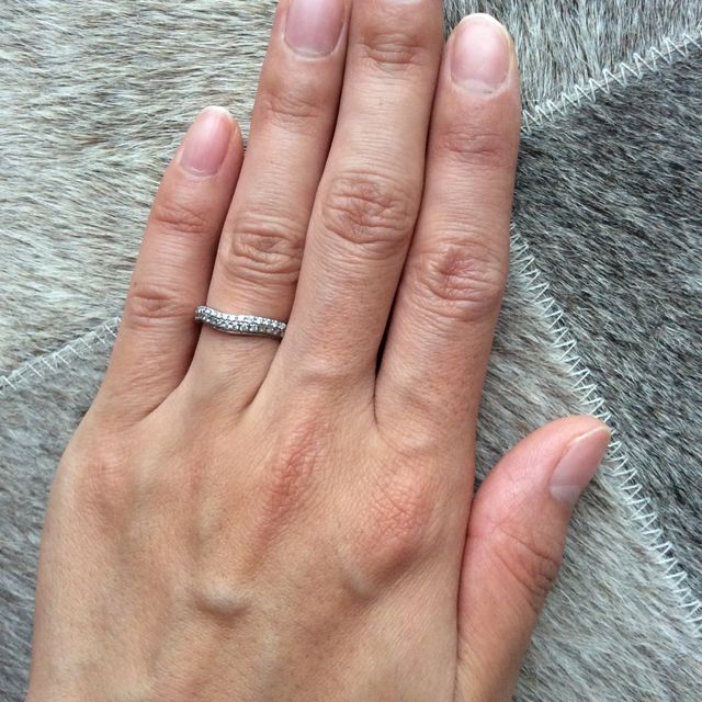 【ブルガリ(BVLGARI)の口コミ】 婚約指輪とは違い毎日つけるものなので、石が引っかからないデザインであ…