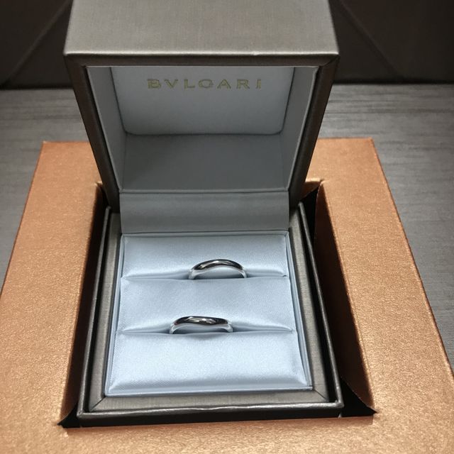 【ブルガリ(BVLGARI)の口コミ】 他のブランドの結婚指輪もたくさん試着しましたが、つけ心地が良く、毎日…