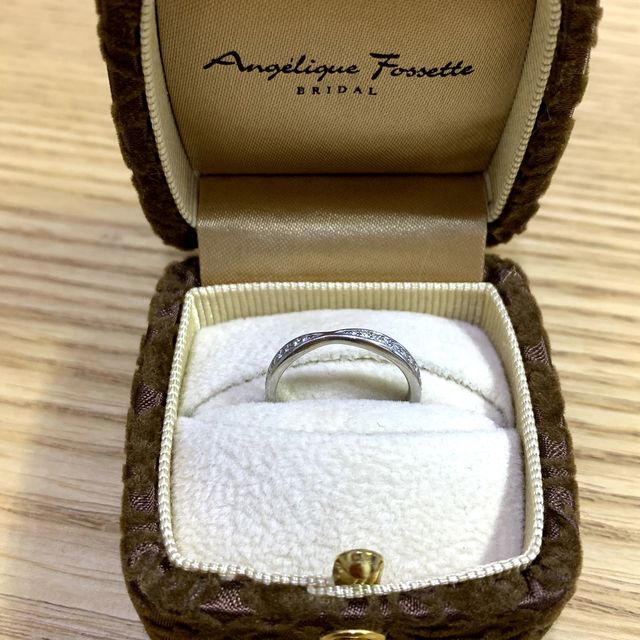 【アンジェリックフォセッテ(Angelique Fossette)の口コミ】 シンプルすぎず飽きのこないデザインを探していて、1～2時間ほど迷いまし…