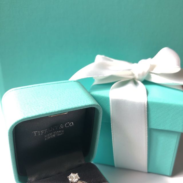 【ティファニー(Tiffany & Co.)の口コミ】 婚約指輪はティファニー！！と絶対決めていたので。女子の憧れのティファ…