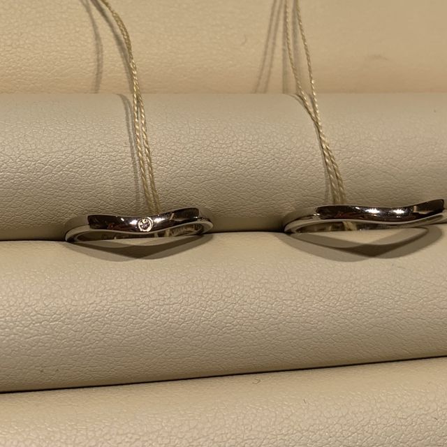 【カルティエ(Cartier)の口コミ】 カルティエというブランドネームがやはり気になって試着しました。しっか…