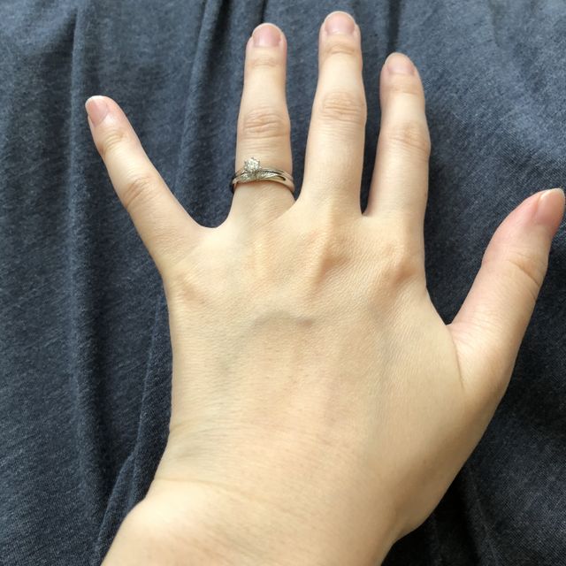 【銀座ダイヤモンドシライシの口コミ】 接客と品揃えの多さで決めました。
他のブランドも比較検討しましたが、圧…