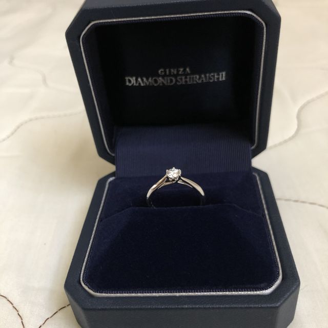 【銀座ダイヤモンドシライシの口コミ】 接客と品揃えの多さで決めました。
他のブランドも比較検討しましたが、圧…
