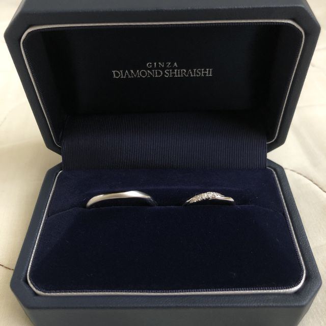 【銀座ダイヤモンドシライシの口コミ】 接客と品揃えの多さで決めました。
他のブランドも比較検討しましたが、圧…