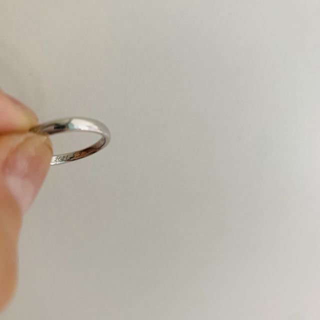 【銀座ダイヤモンドシライシの口コミ】 最初はダイヤモンドと捻れのないとてもシンプルなもので考えていました。…