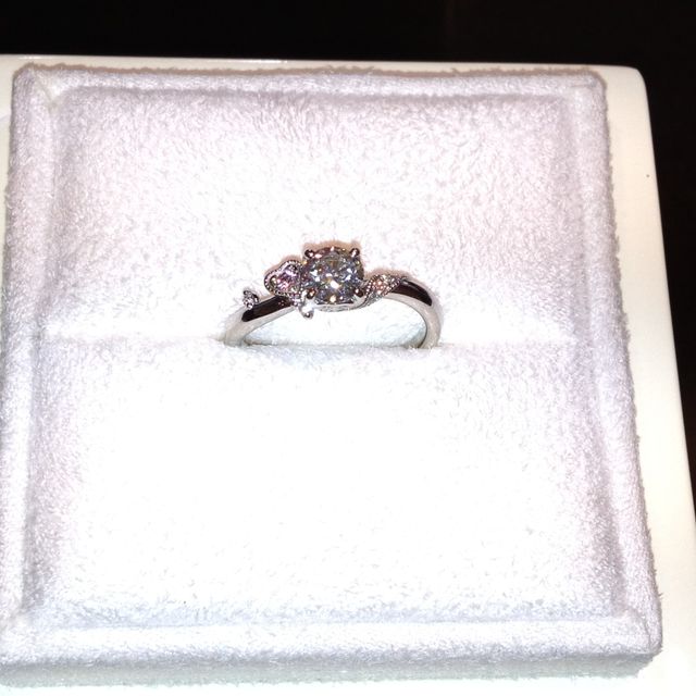 【LUCIE(ルシエ)の口コミ】 デザイナーさんが私の要望を取り入れてくれた、ハート型とピンクダイヤを…