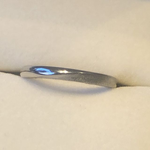 【ケイウノ ブライダル(K.UNO BRIDAL)の口コミ】 結婚指輪のデザインは2人で全く同じものがいいという希望があったので同じ…